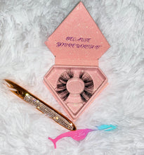 Luxury Eyelash and Magic EyeLiner Bundle w/ free gift