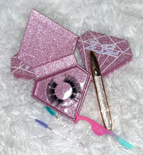 Luxury Eyelash and Magic EyeLiner Bundle w/ free gift